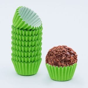Tacinhas de brigadeiro verde folha
